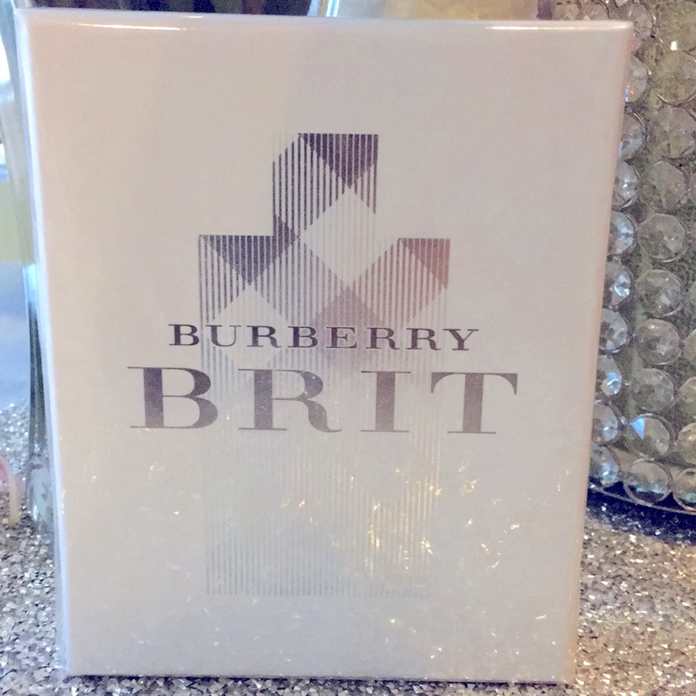 Burberry The Travel Collection for Women-NIB